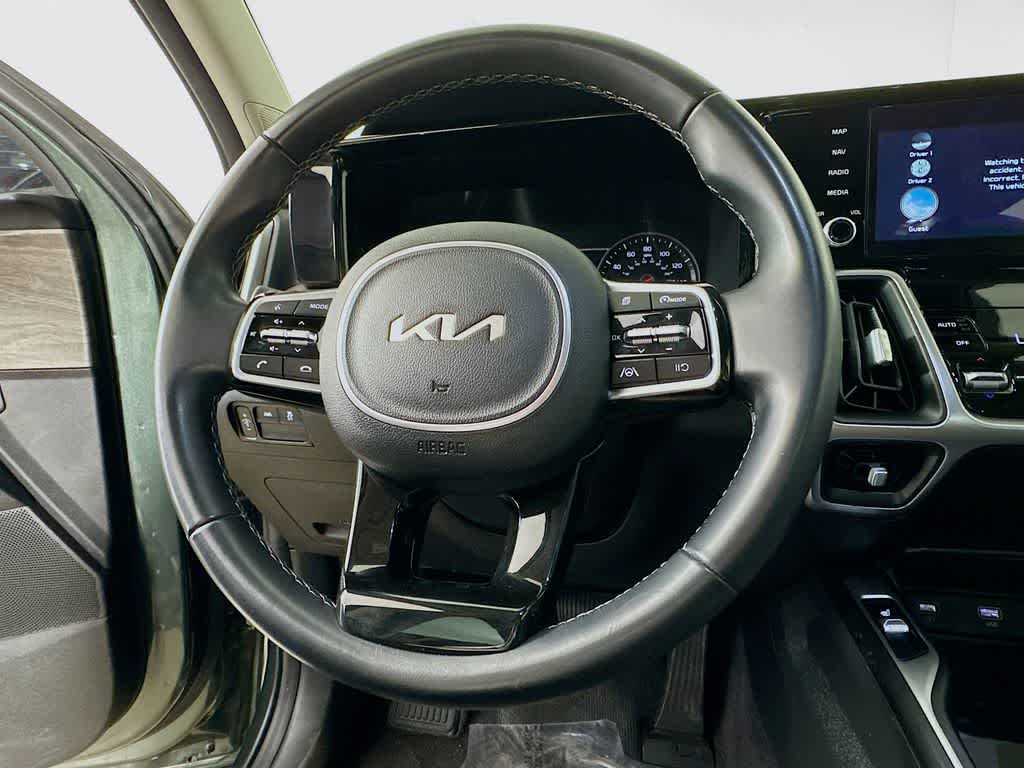 Thumbnail: 2022 Kia Sorento - 16