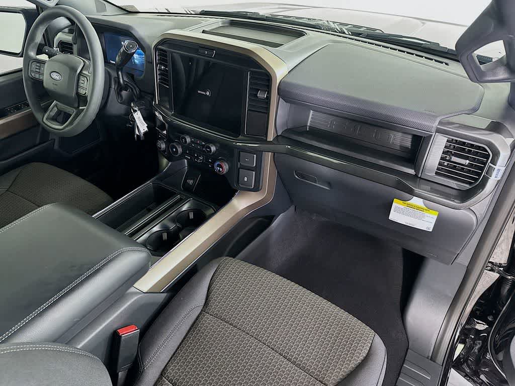 Thumbnail: 2025 Ford F-150 - 32