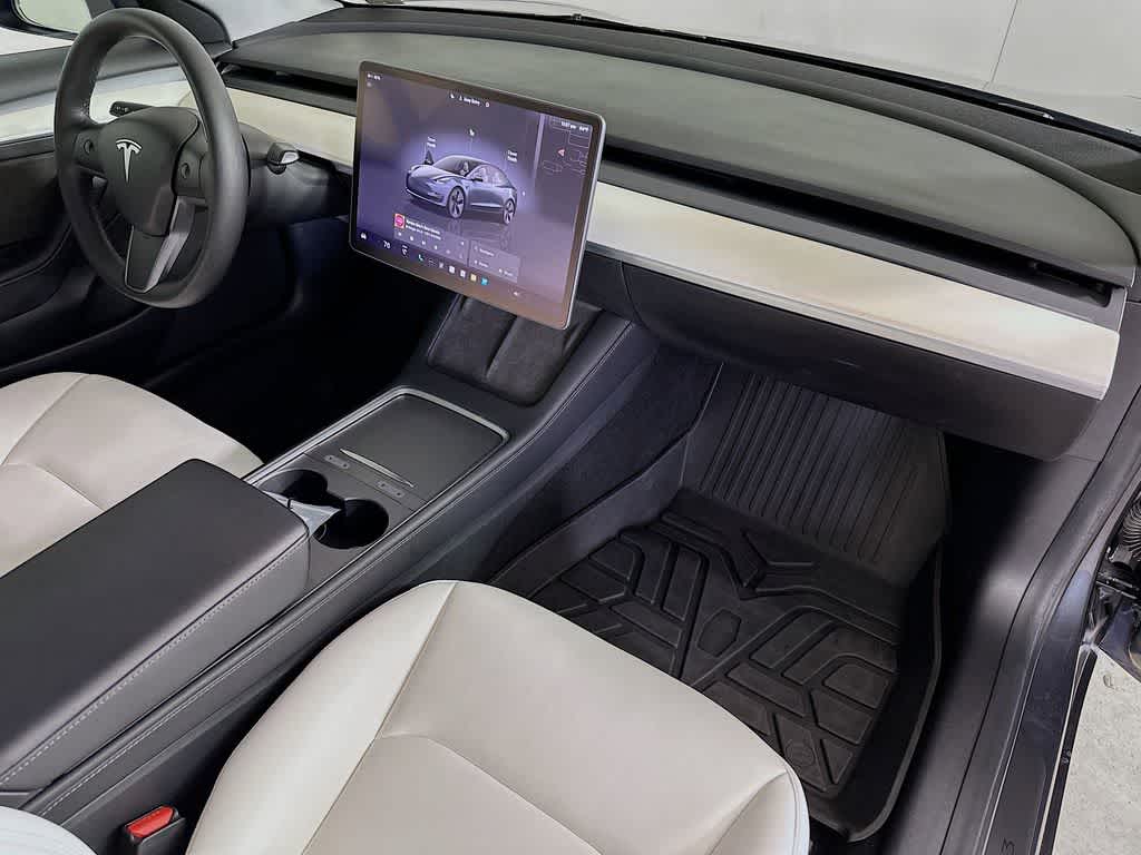 Thumbnail: 2022 Tesla Model 3 - 31