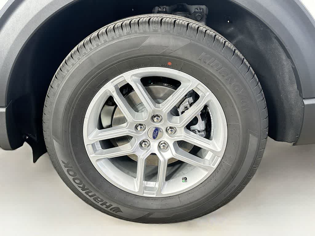 Thumbnail: 2025 Ford Explorer - 8