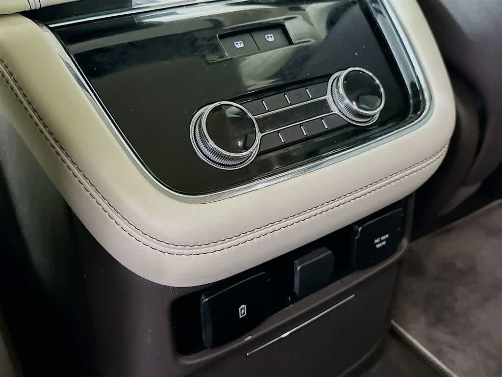 Thumbnail: 2020 Lincoln Navigator - 13