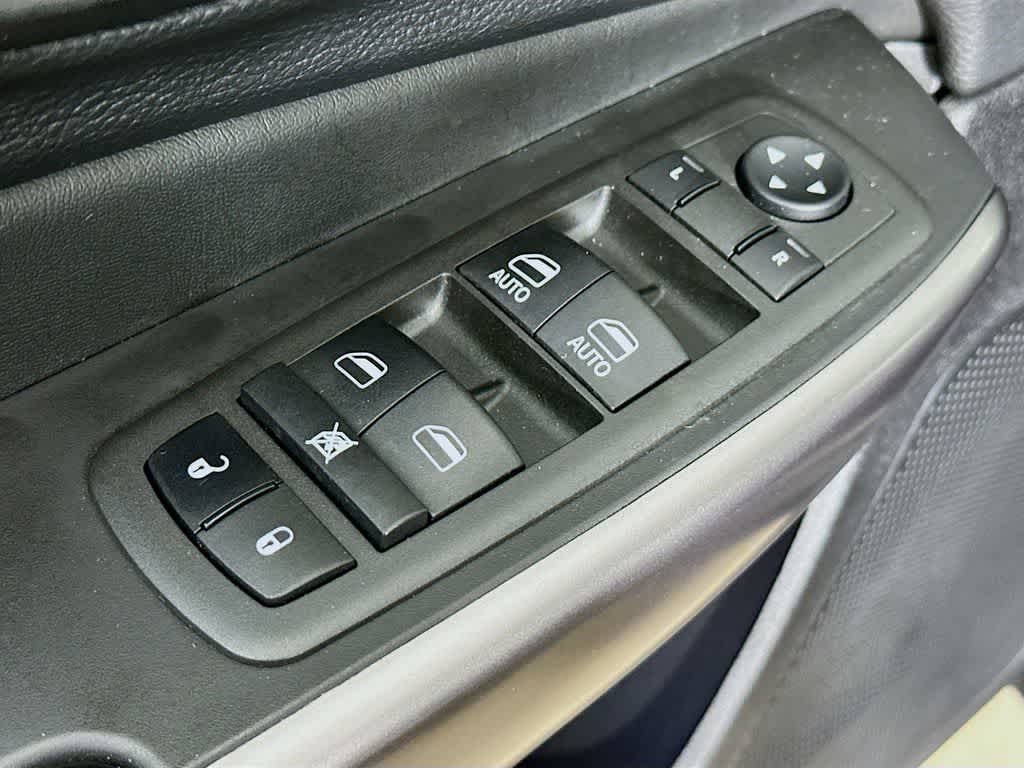 Thumbnail: 2022 Jeep Cherokee - 29