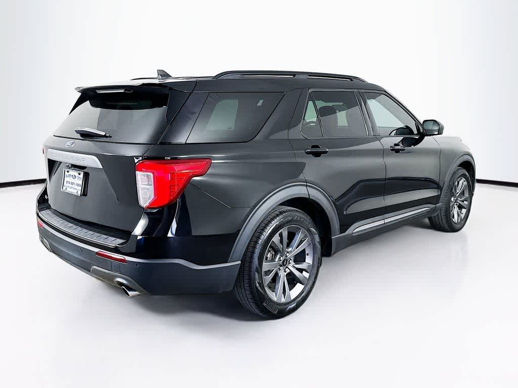 Thumbnail: 2021 Ford Explorer - 25