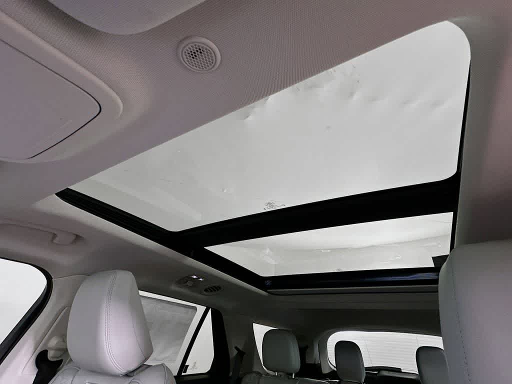 Thumbnail: 2025 Ford Explorer - 32