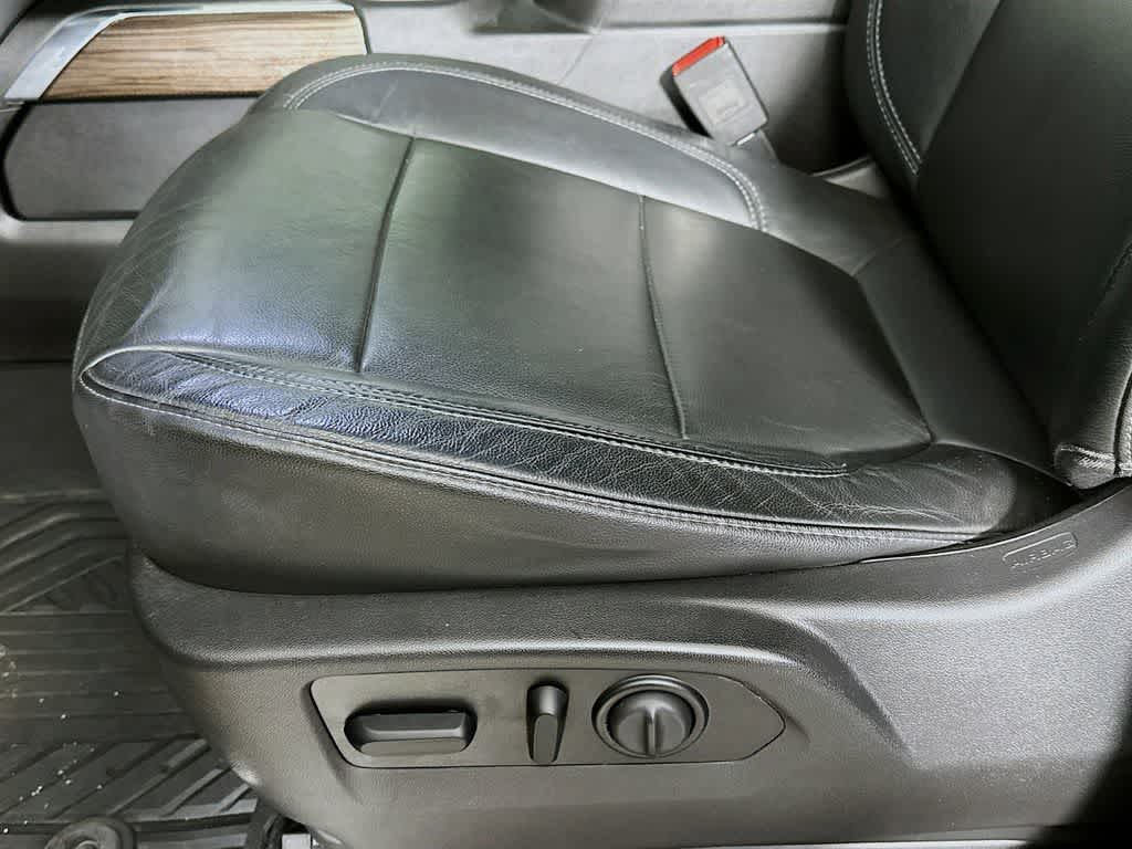 Thumbnail: 2020 Chevrolet Silverado 1500 - 31