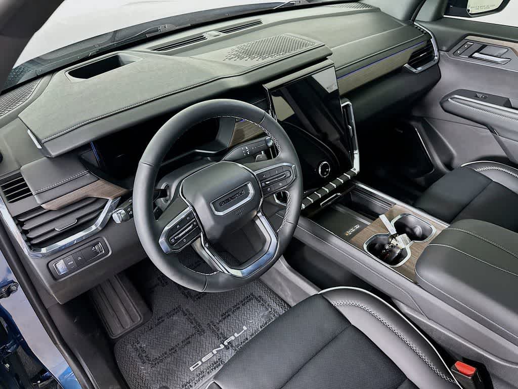 2025 GMC Acadia Denali 2