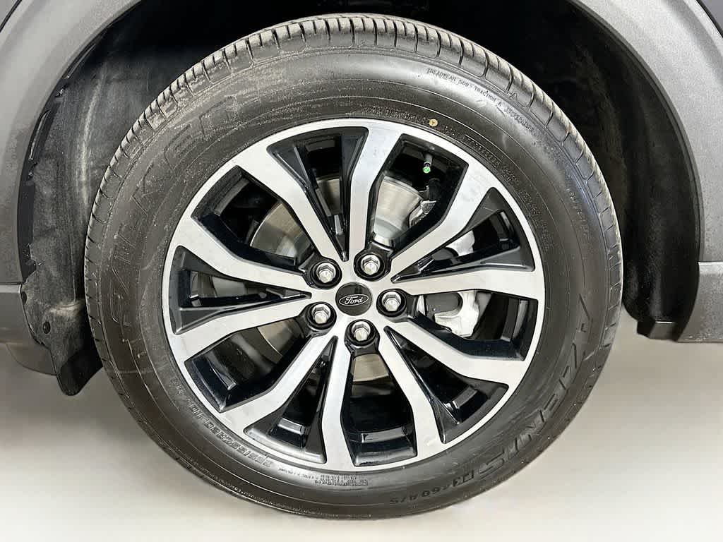 Thumbnail: 2020 Ford Explorer - 8