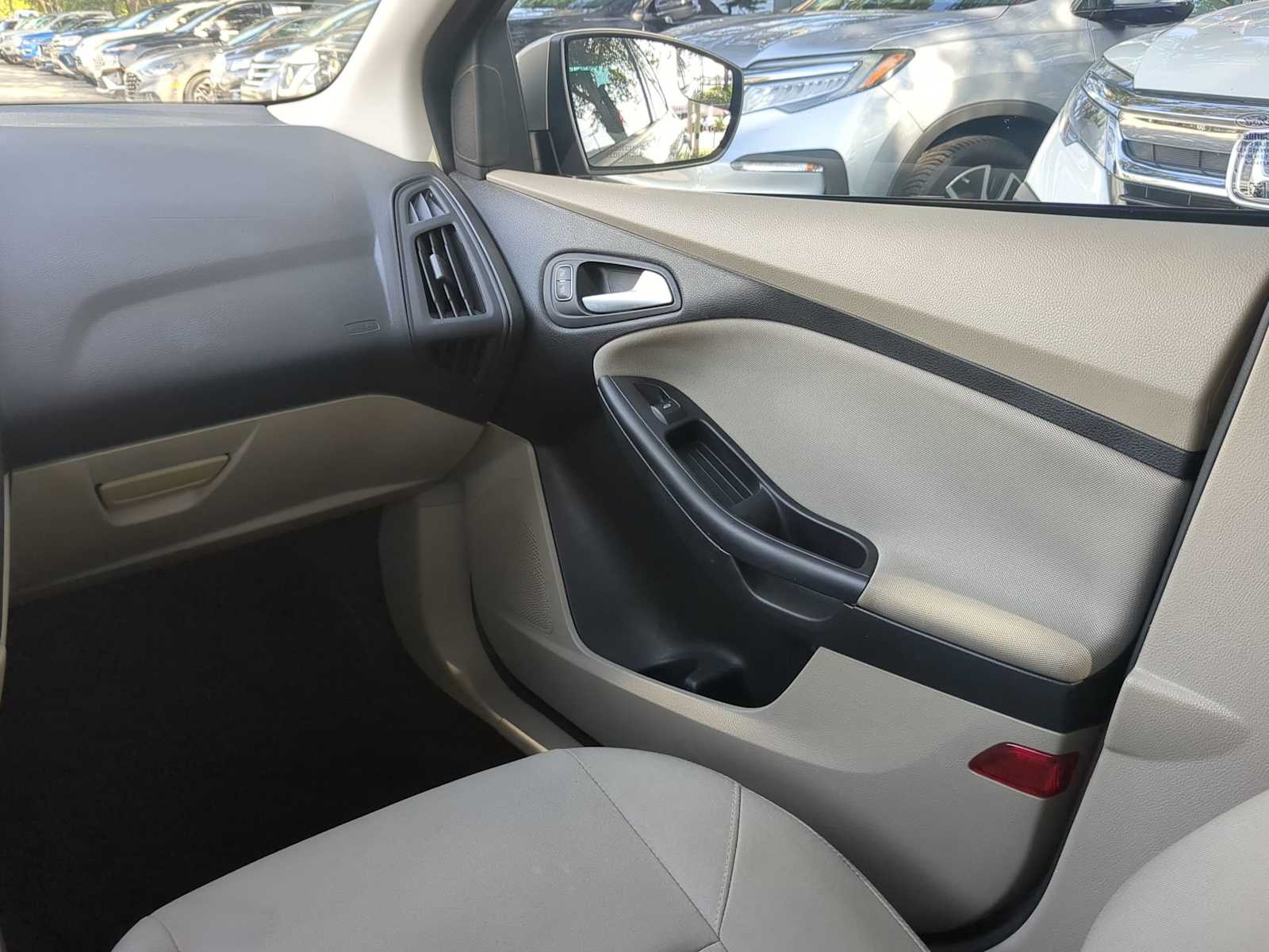 Thumbnail: 2017 Ford Focus - 16