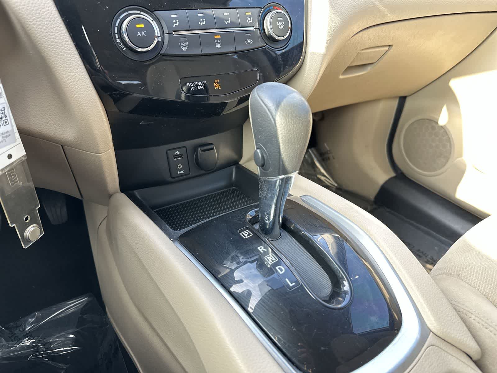 Thumbnail: 2016 Nissan Rogue - 18