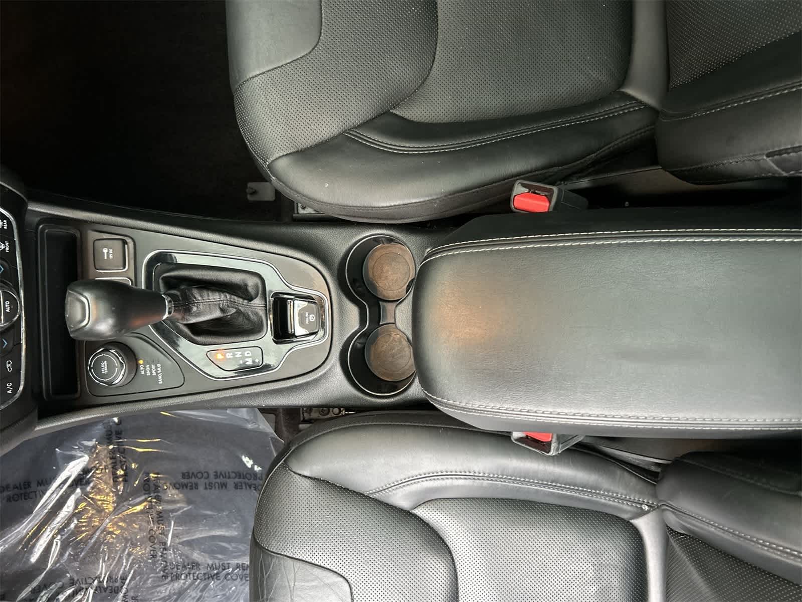 Thumbnail: 2019 Jeep Cherokee - 16