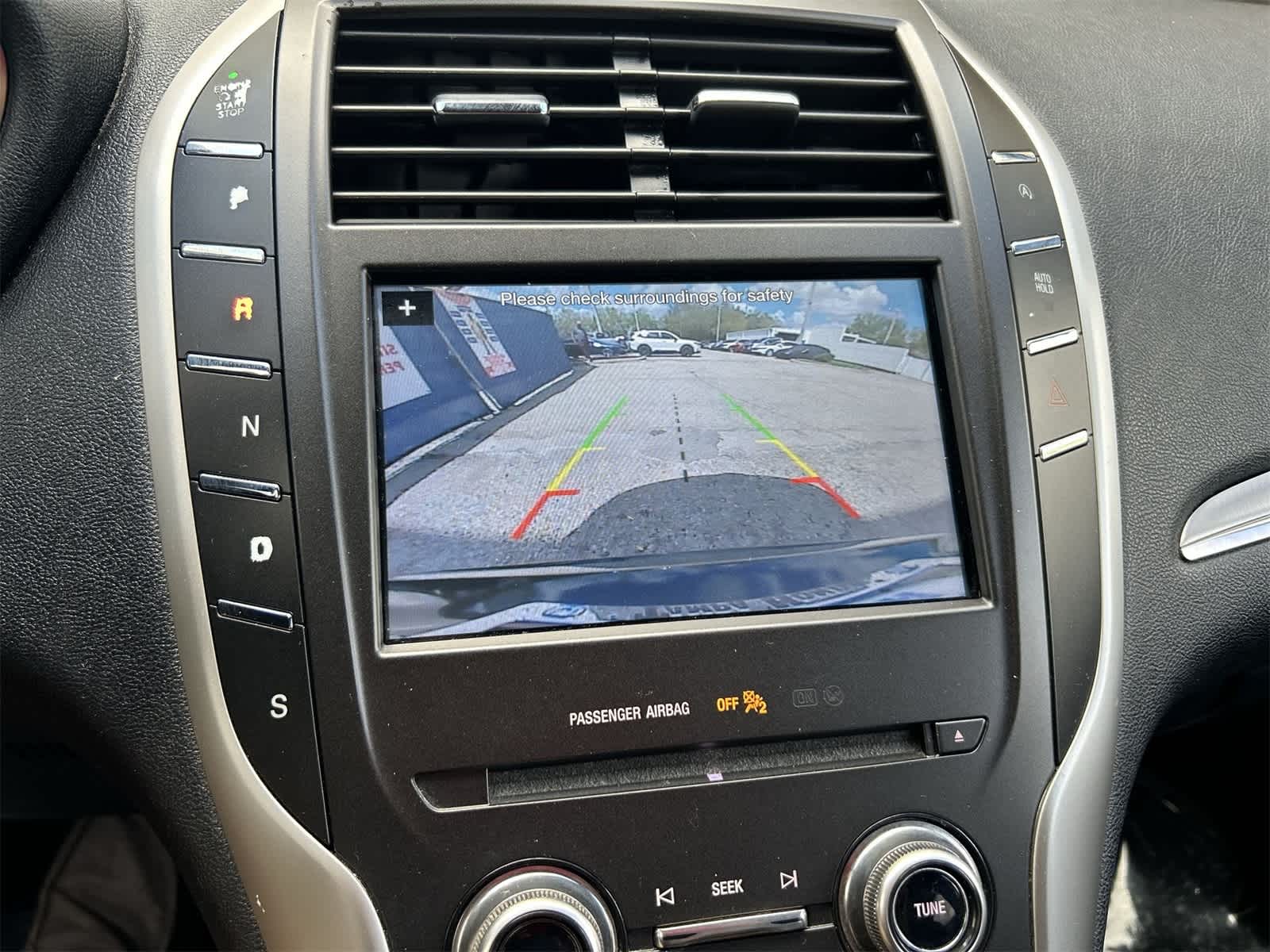 Thumbnail: 2017 Lincoln MKC - 21