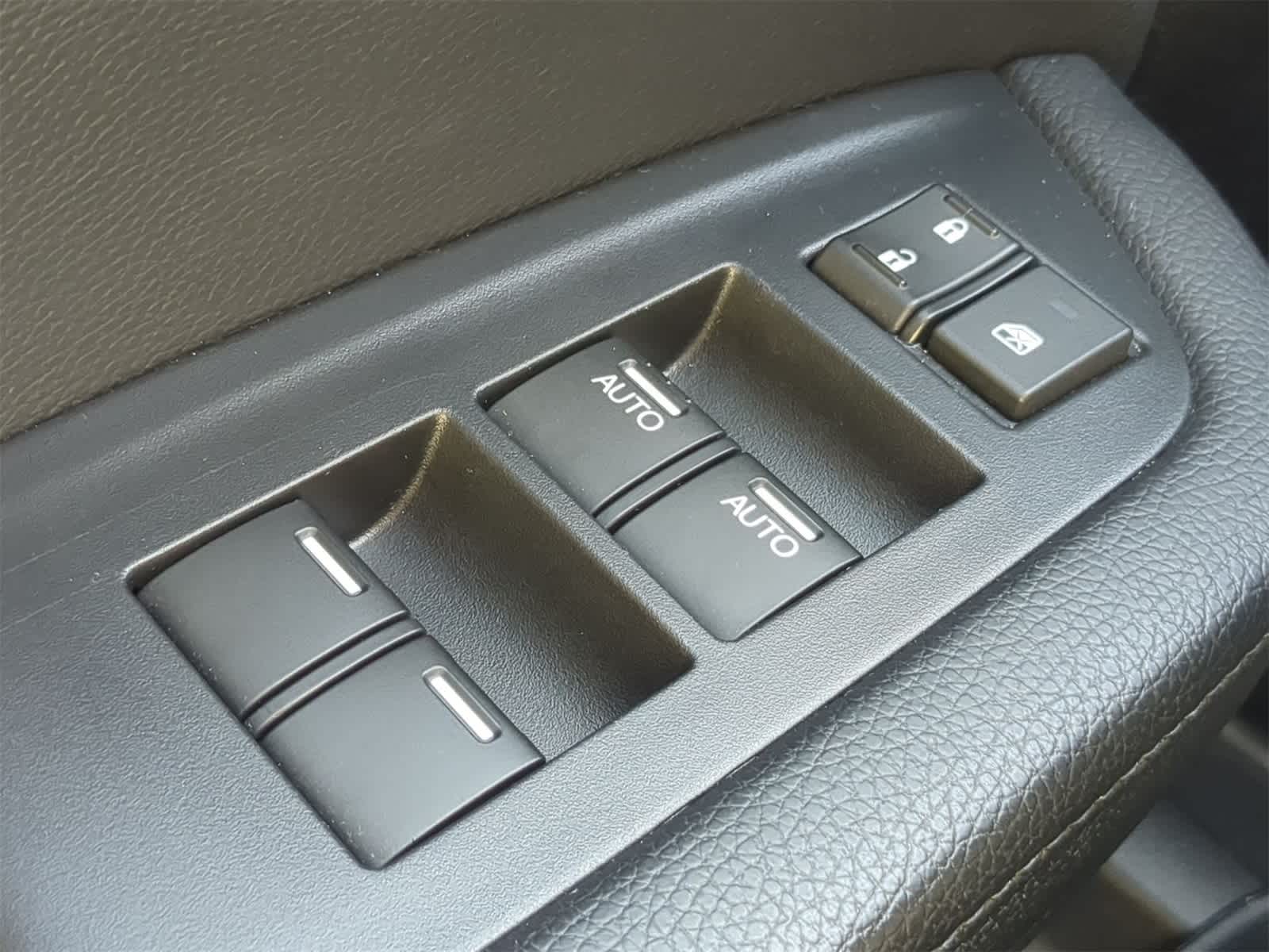 Thumbnail: 2021 Honda Pilot - 23