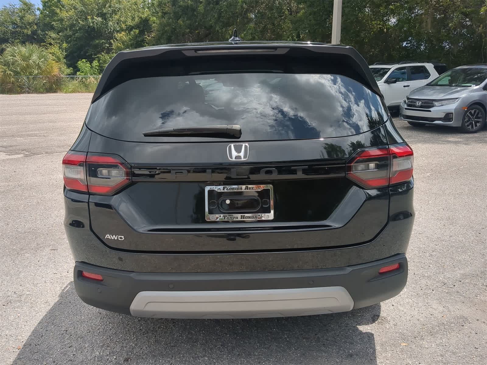 Thumbnail: 2023 Honda Pilot - 4