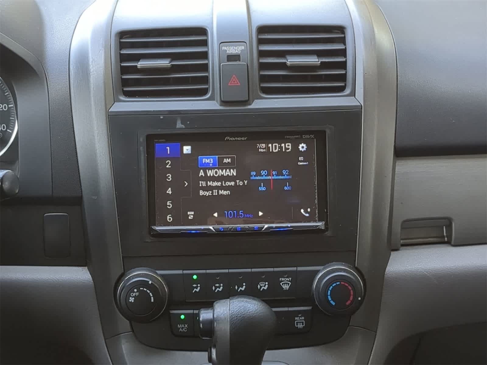 Thumbnail: 2010 Honda CR-V - 17