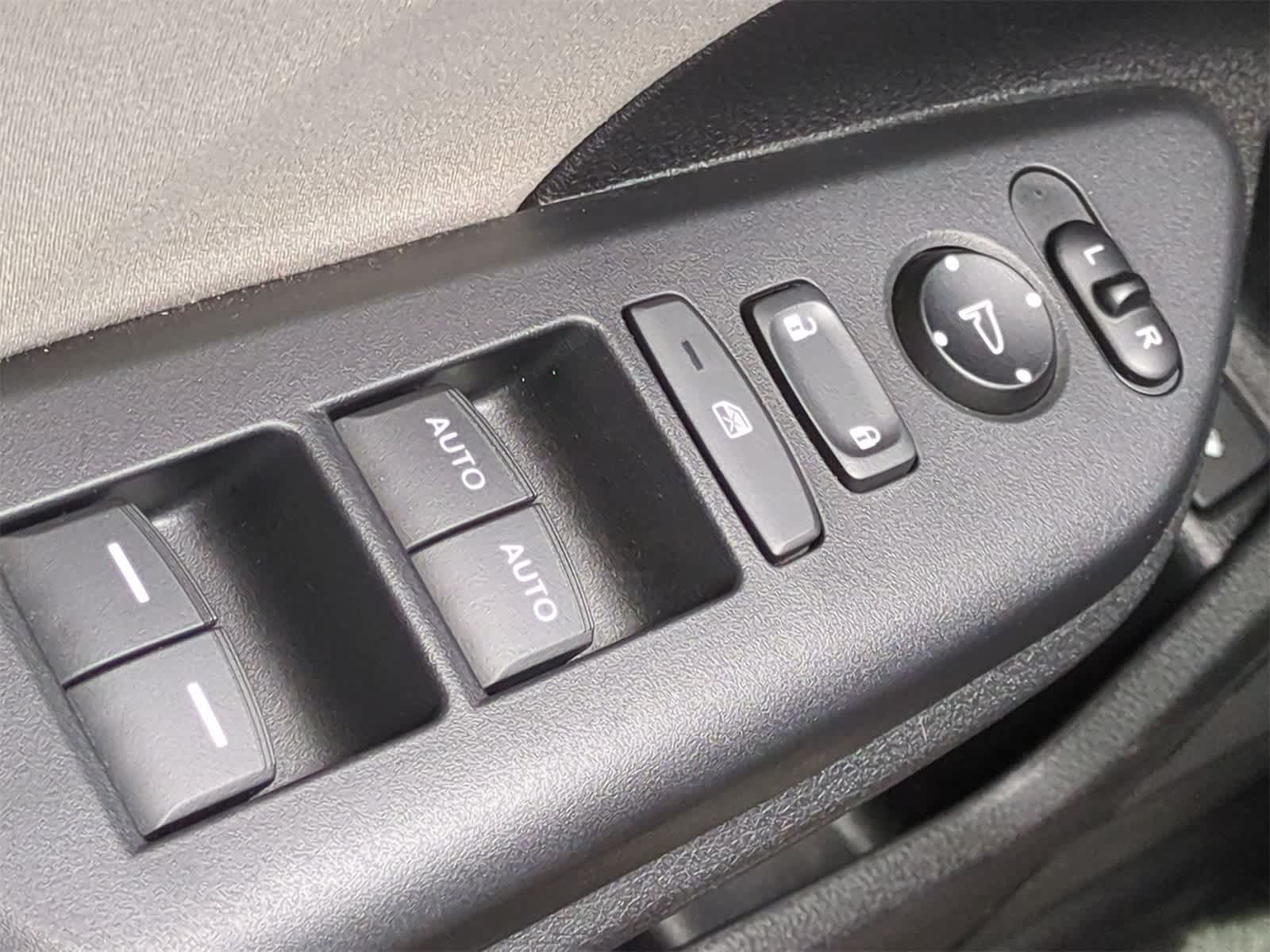 Thumbnail: 2019 Honda Insight - 21
