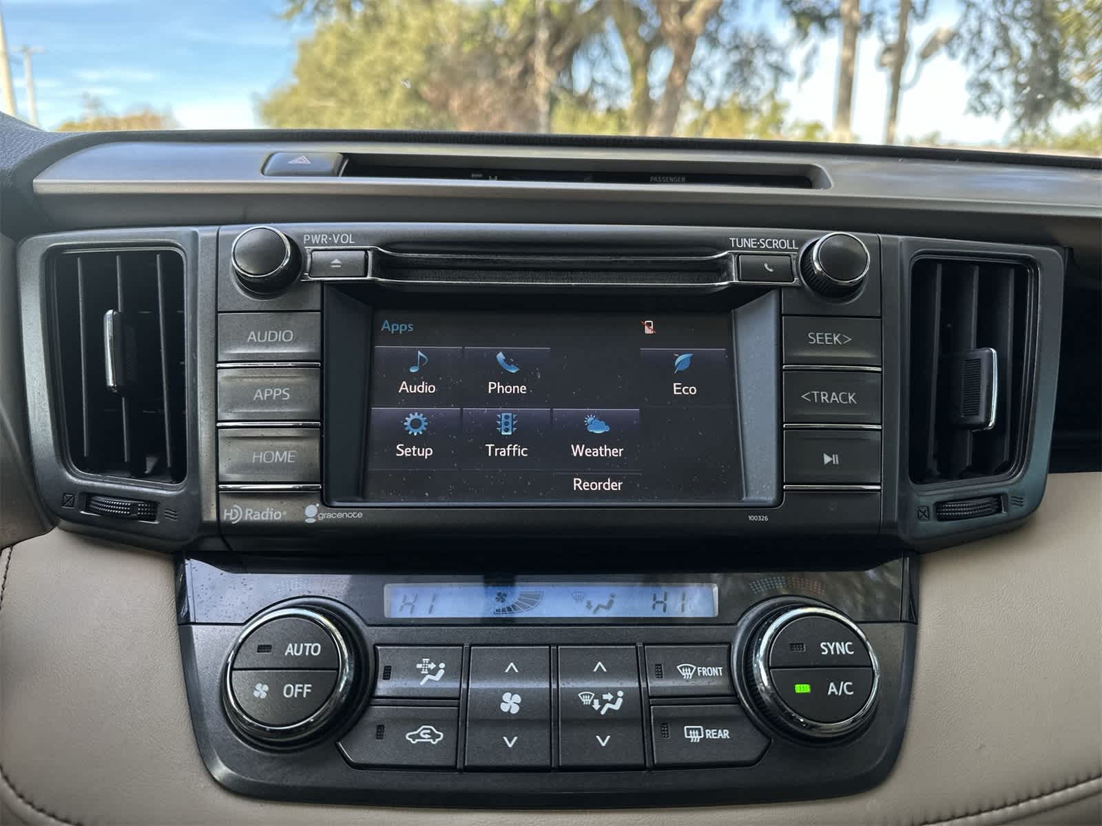 Thumbnail: 2015 Toyota RAV4 - 12