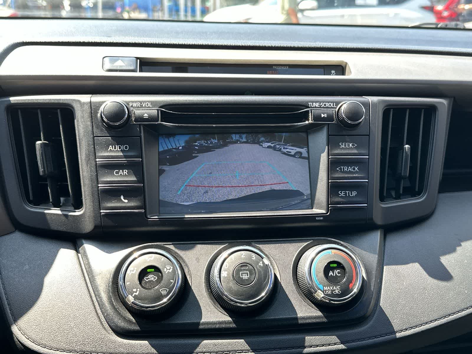 Thumbnail: 2016 Toyota RAV4 - 20