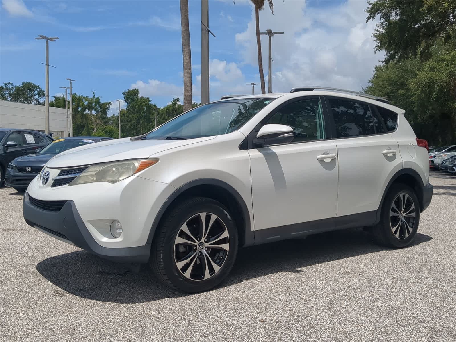 Thumbnail: 2015 Toyota RAV4 - 2