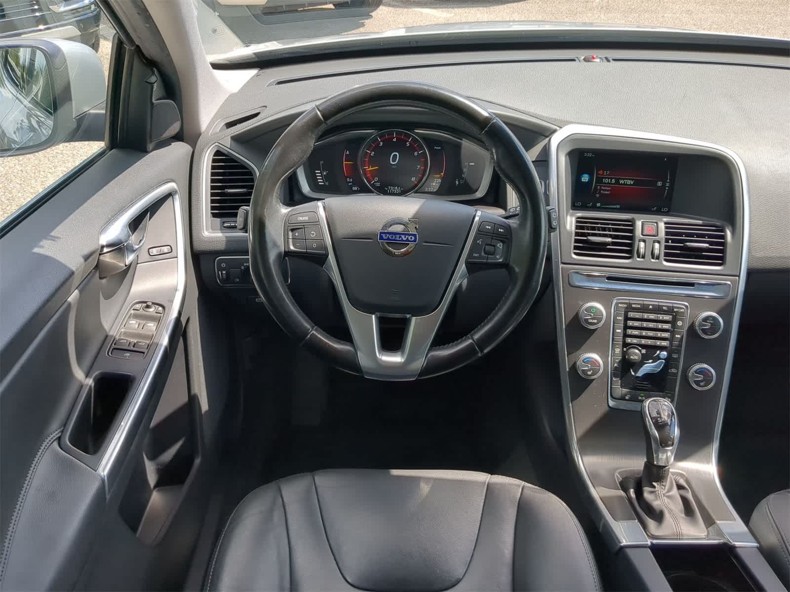 Thumbnail: 2016 Volvo XC60 - 15