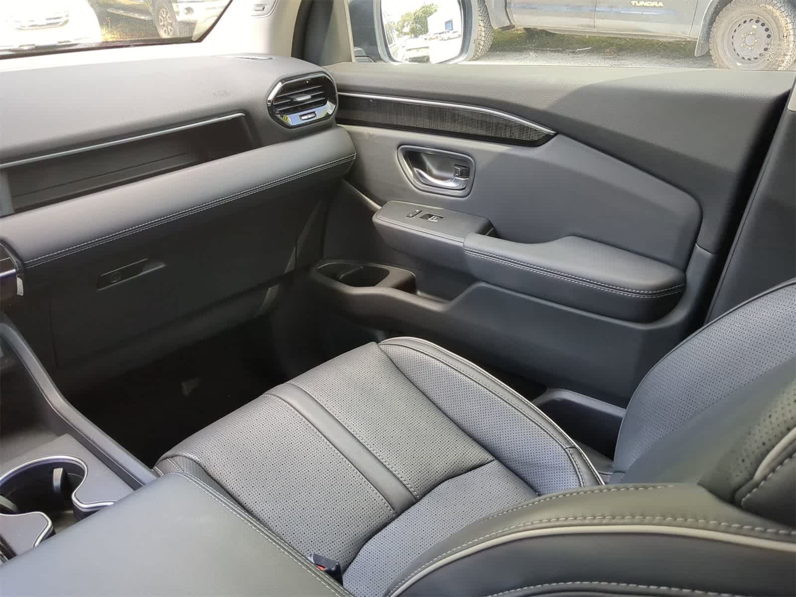 Thumbnail: 2023 Honda Pilot - 16