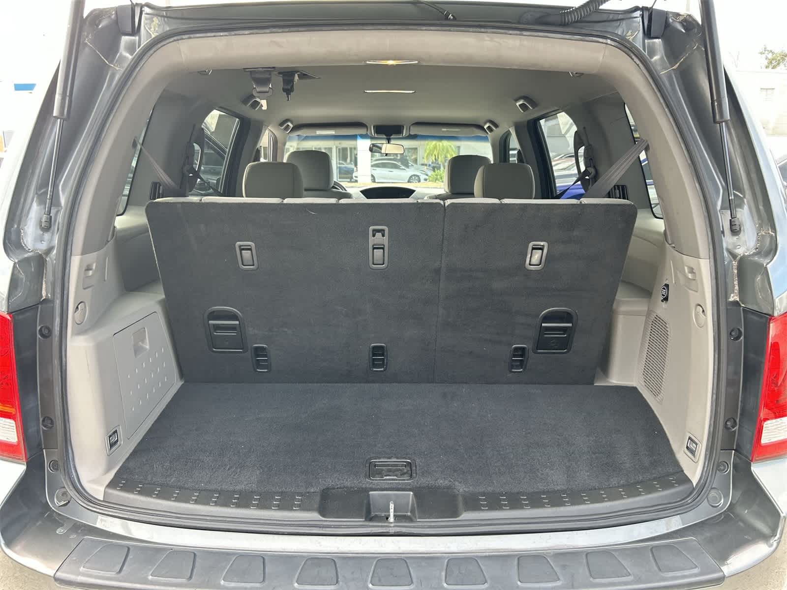 Thumbnail: 2011 Honda Pilot - 19