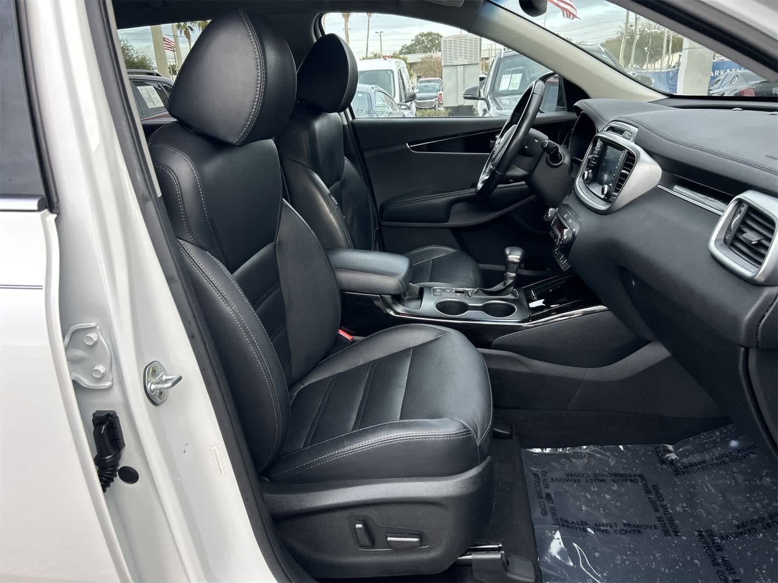 Thumbnail: 2019 Kia Sorento - 14