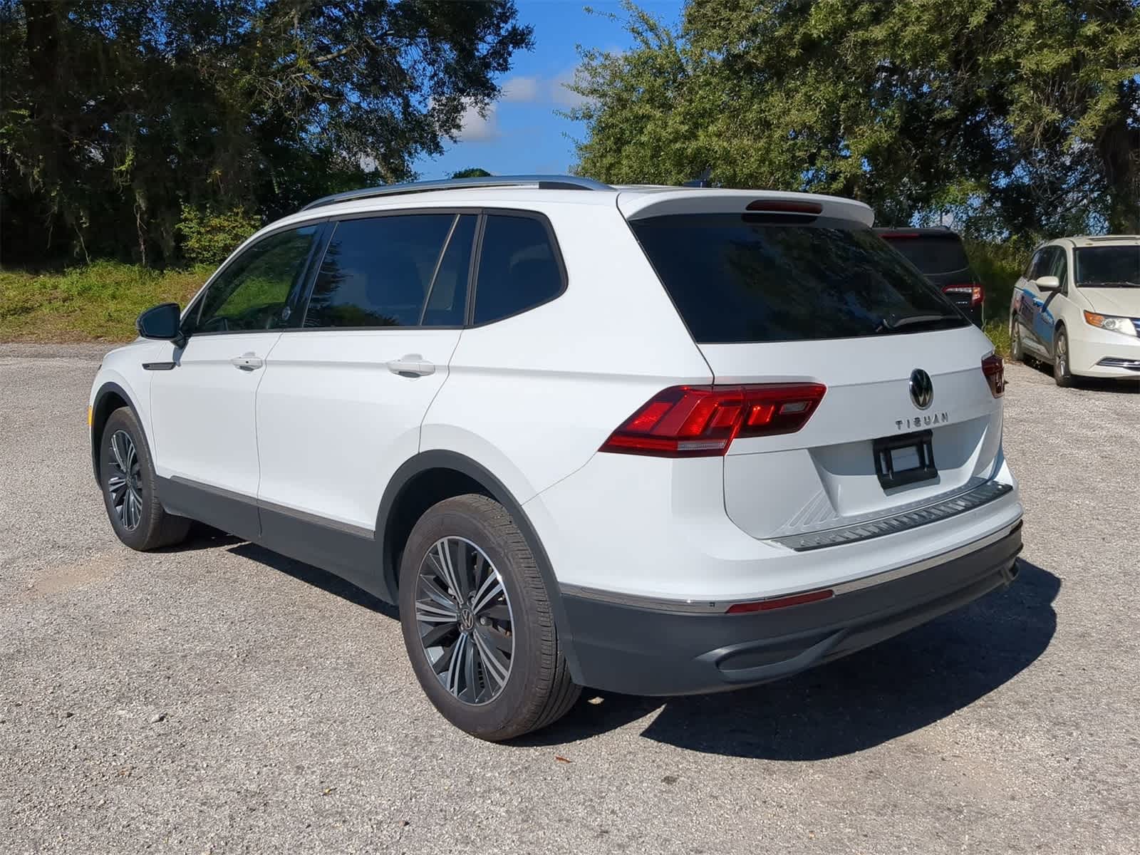 Thumbnail: 2024 Volkswagen Tiguan - 4