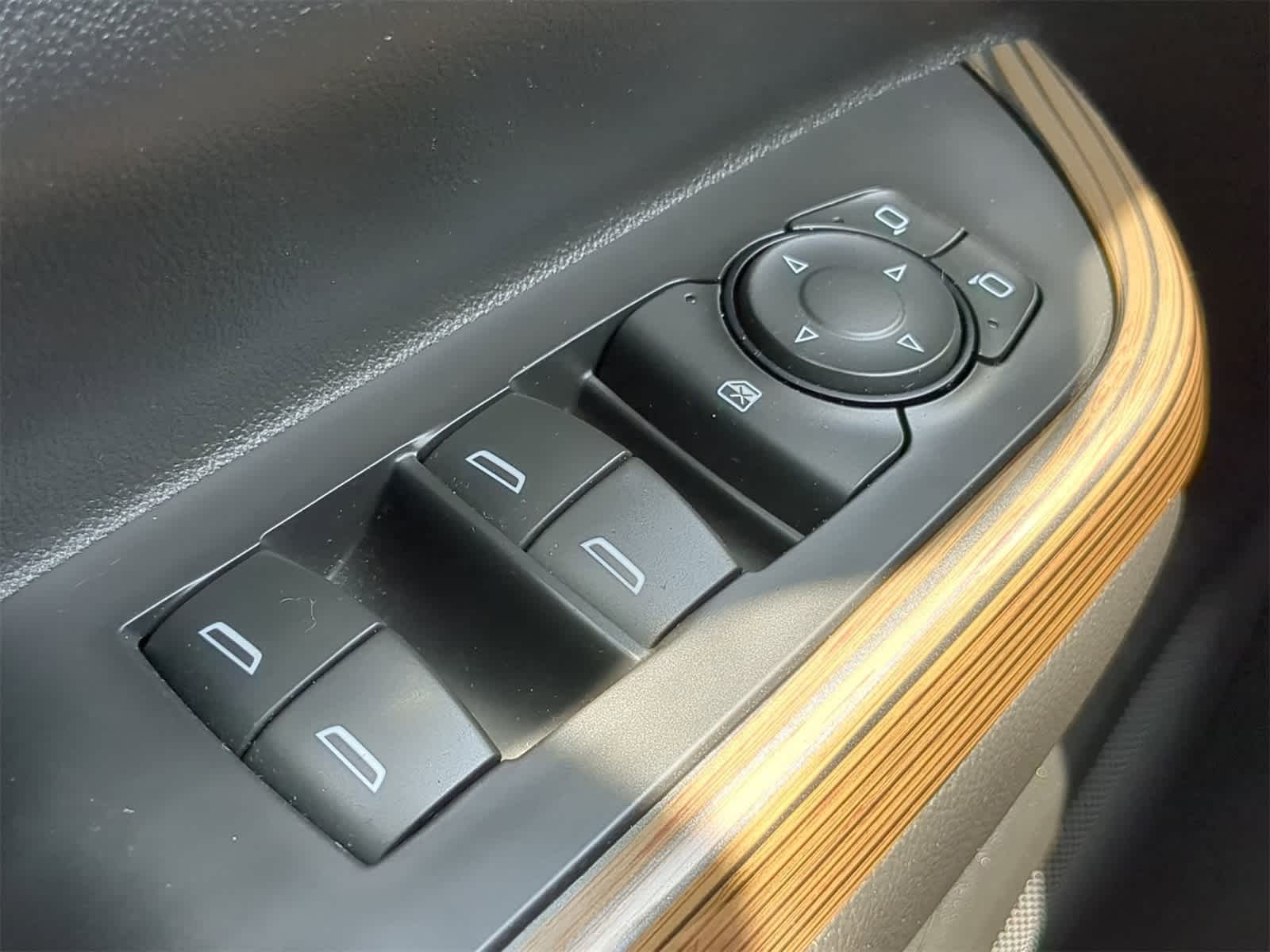 Thumbnail: 2018 GMC Acadia - 22