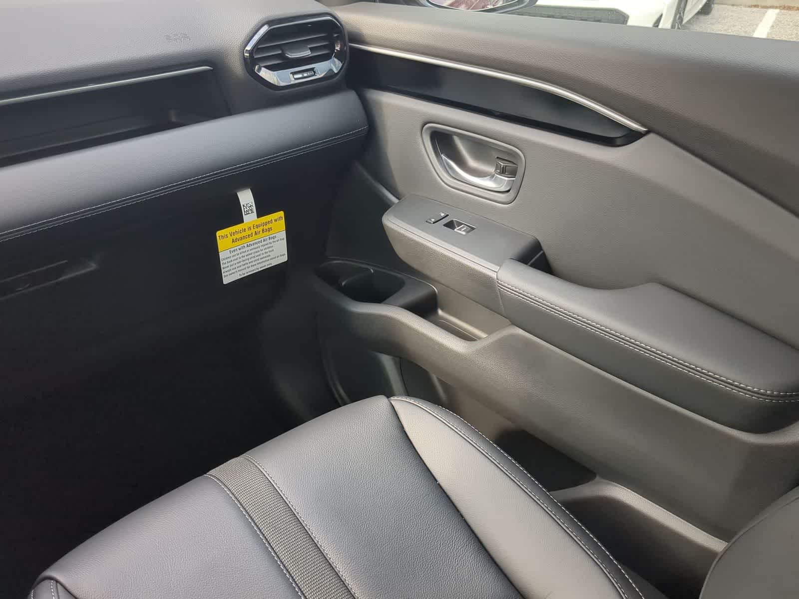 Thumbnail: 2025 Honda Pilot - 16