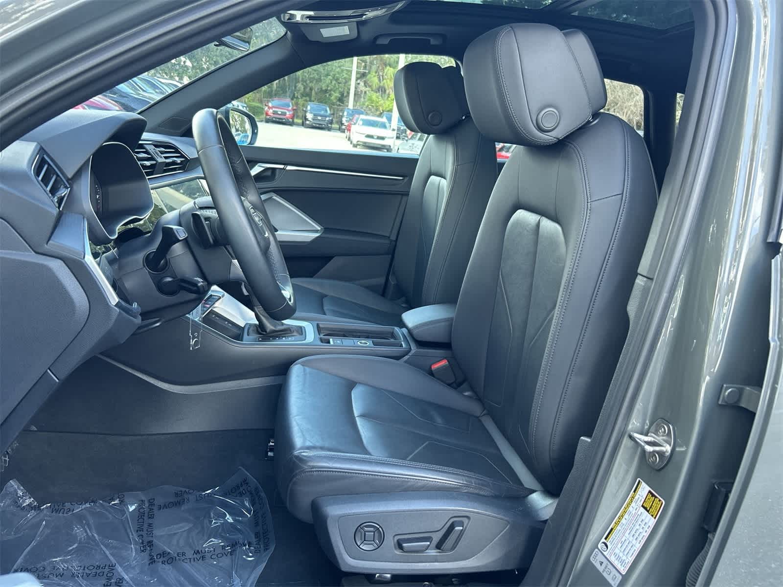 Thumbnail: 2025 Audi Q3 - 11