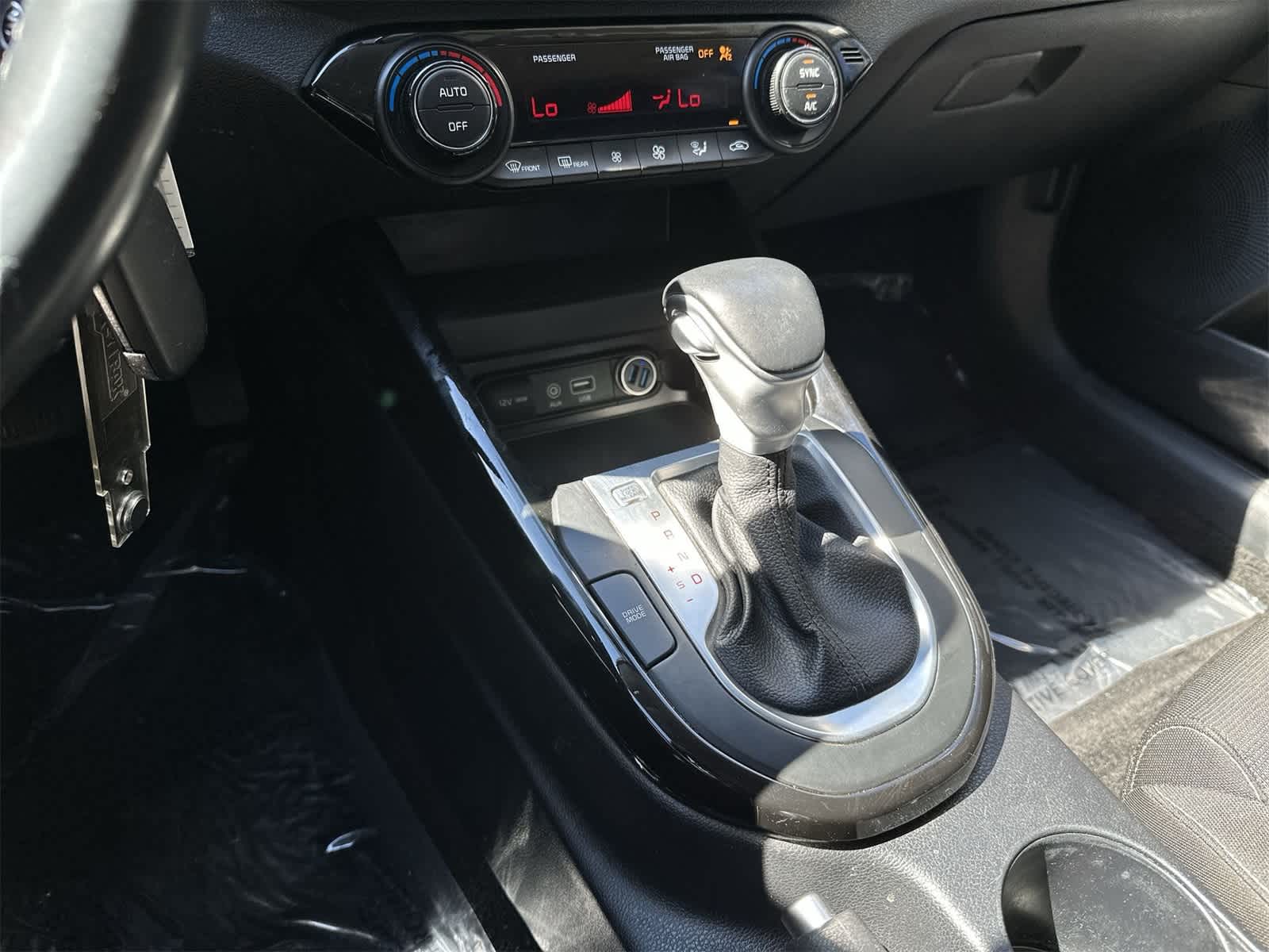 Thumbnail: 2019 Kia Forte - 18