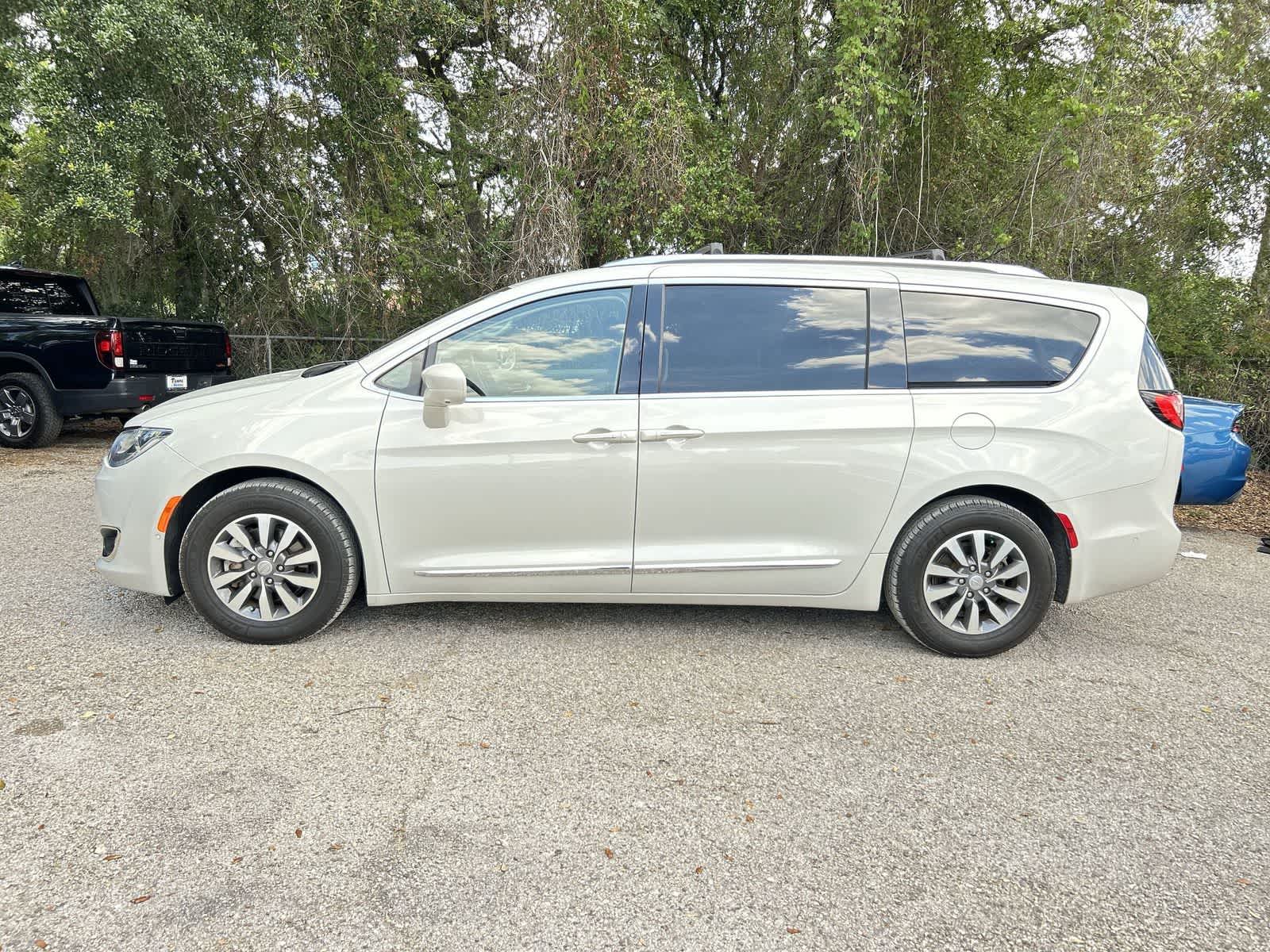 Thumbnail: 2020 Chrysler Pacifica - 4
