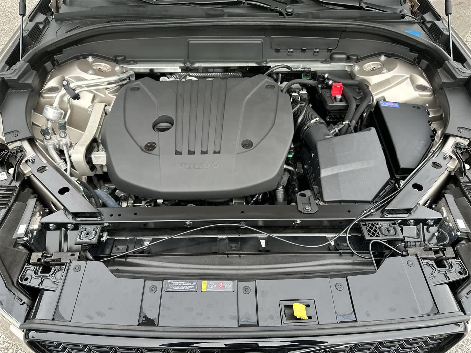 Thumbnail: 2025 Volvo XC60 - 10