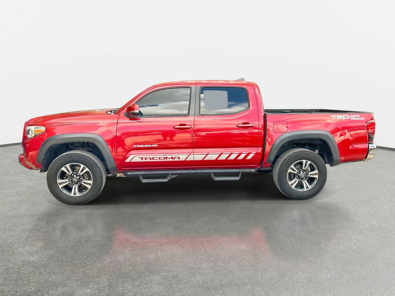 Thumbnail: 2018 Toyota Tacoma - 4