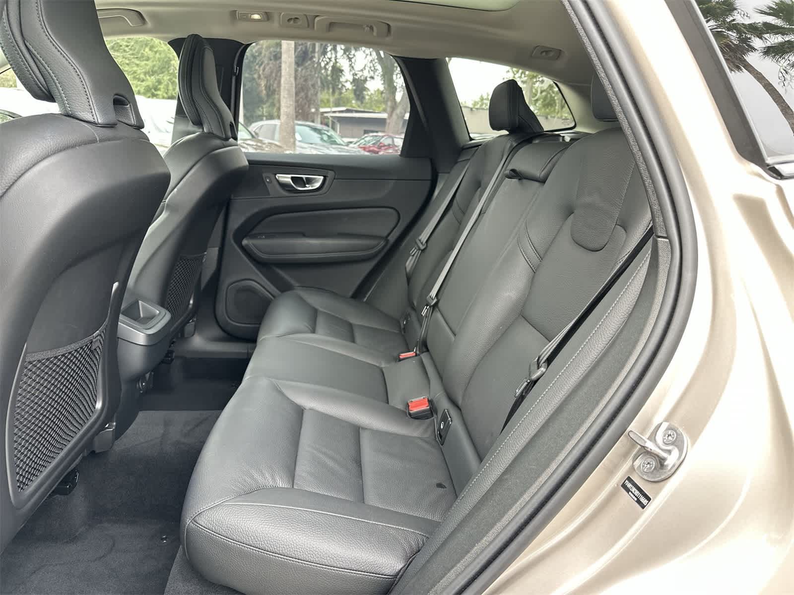 Thumbnail: 2025 Volvo XC60 - 18