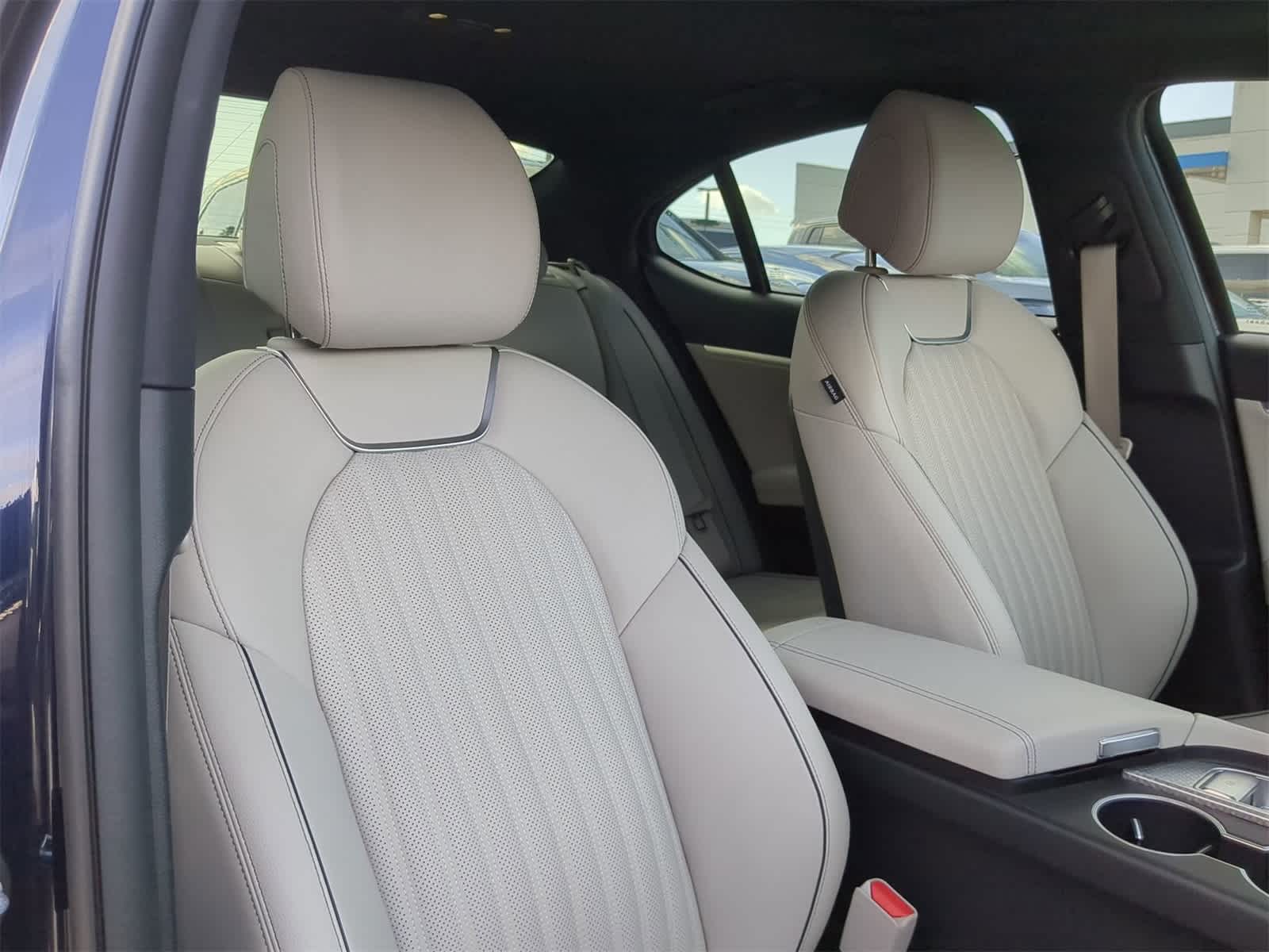 Thumbnail: 2023 Genesis G70 - 7