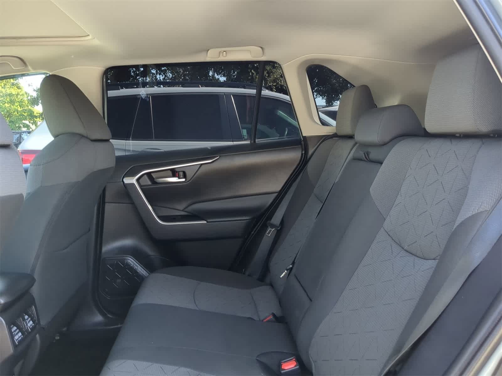 Thumbnail: 2021 Toyota RAV4 - 14