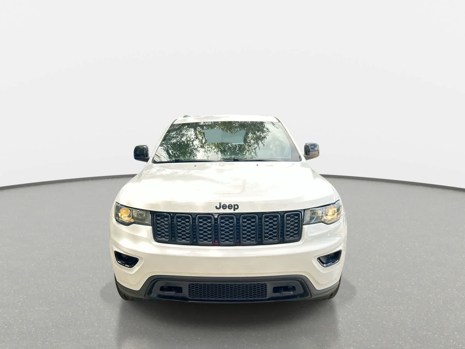 Thumbnail: 2019 Jeep Grand Cherokee - 3