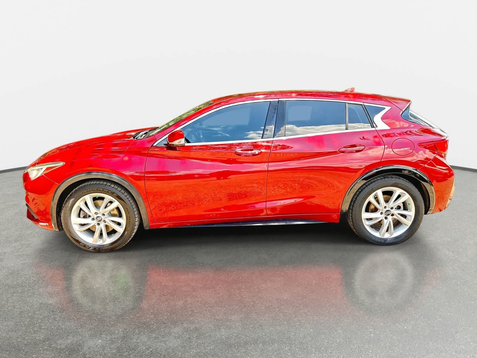 Thumbnail: 2018 INFINITI QX30 - 4