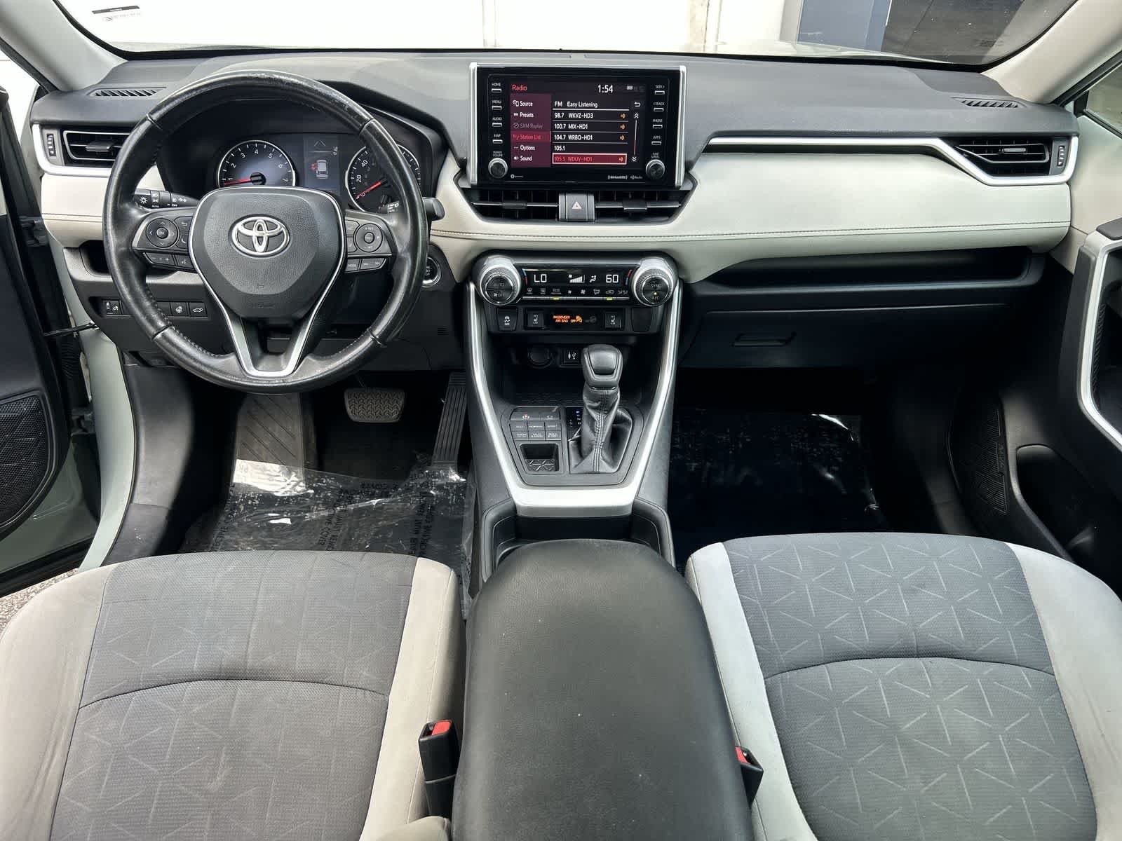 Thumbnail: 2019 Toyota RAV4 - 17