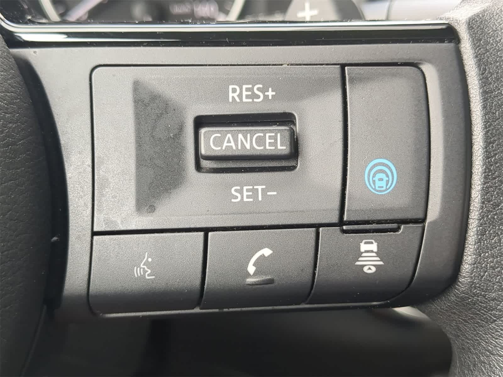 2023 Nissan Rogue SV 23