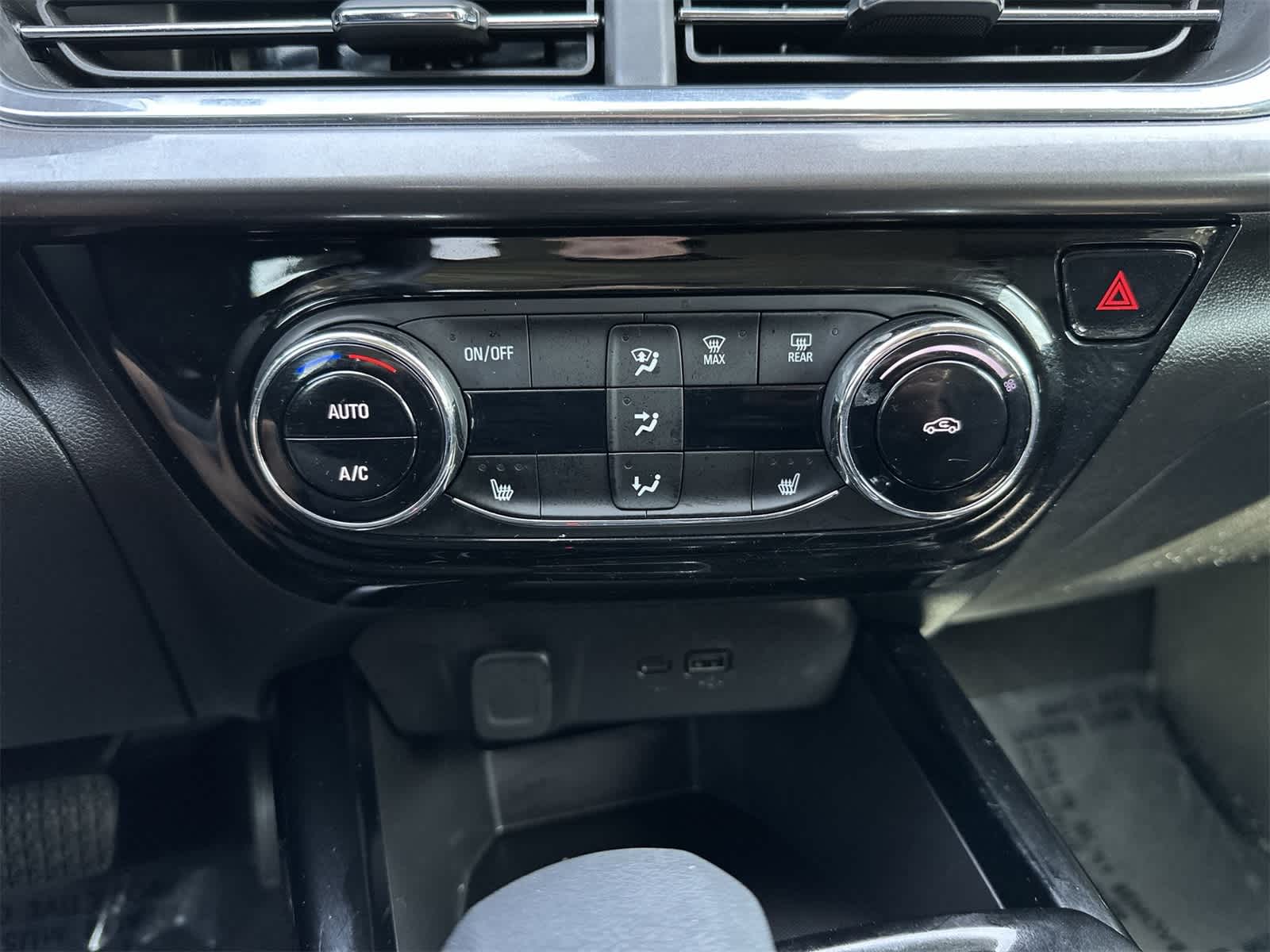 Thumbnail: 2025 Chevrolet Trax - 9