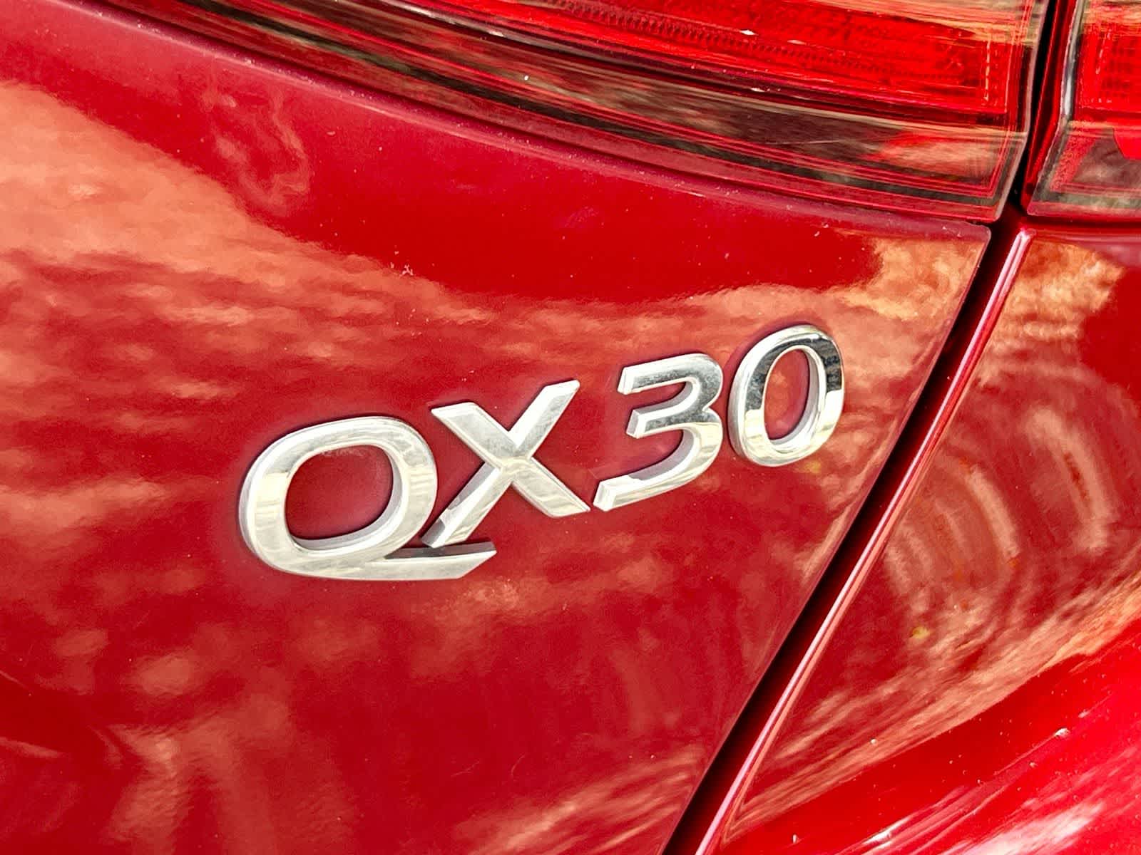 Thumbnail: 2018 INFINITI QX30 - 8