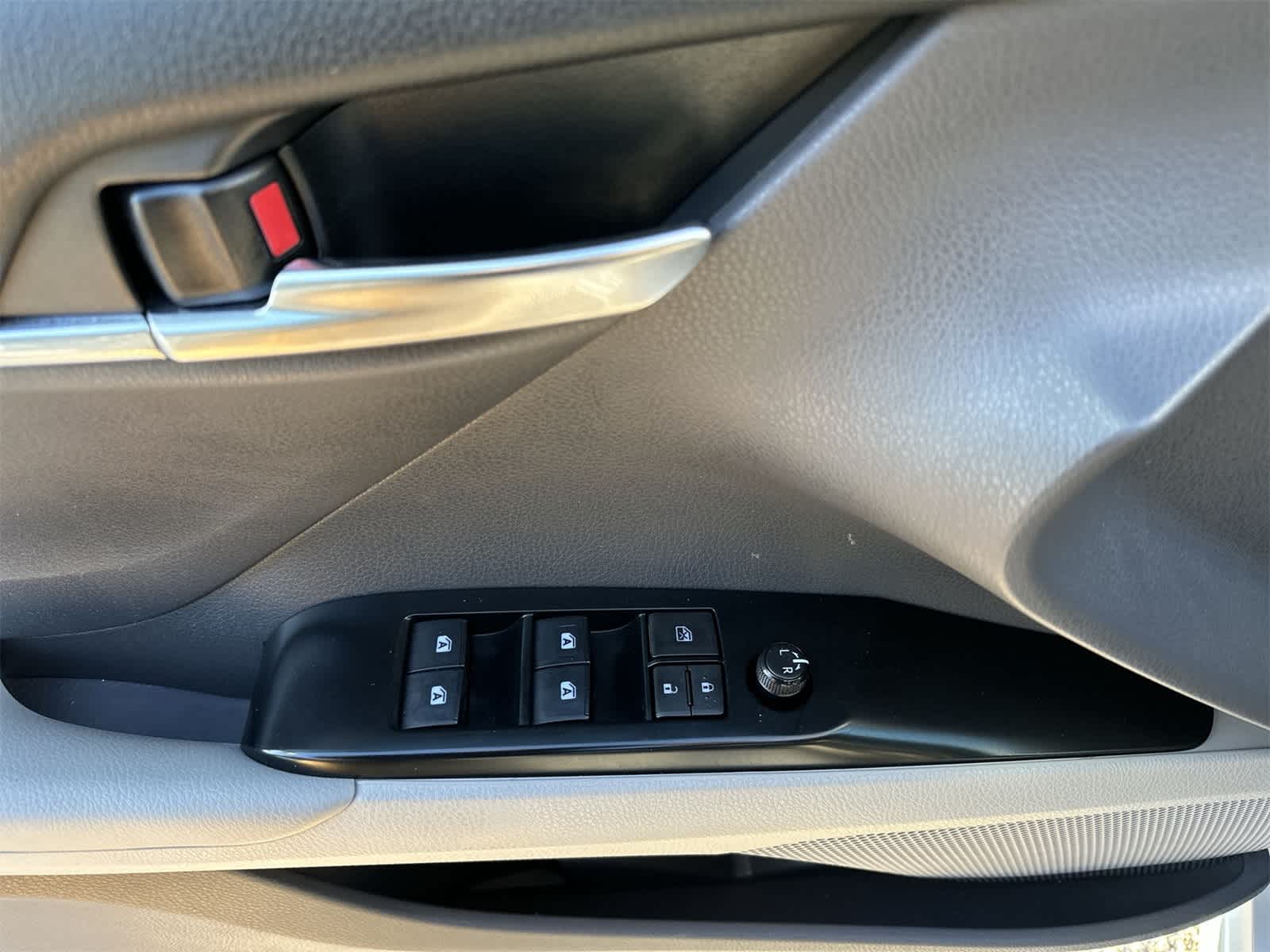 Thumbnail: 2018 Toyota Camry - 7