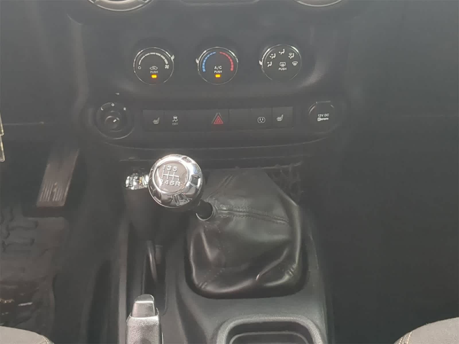 Thumbnail: 2017 Jeep Wrangler - 18