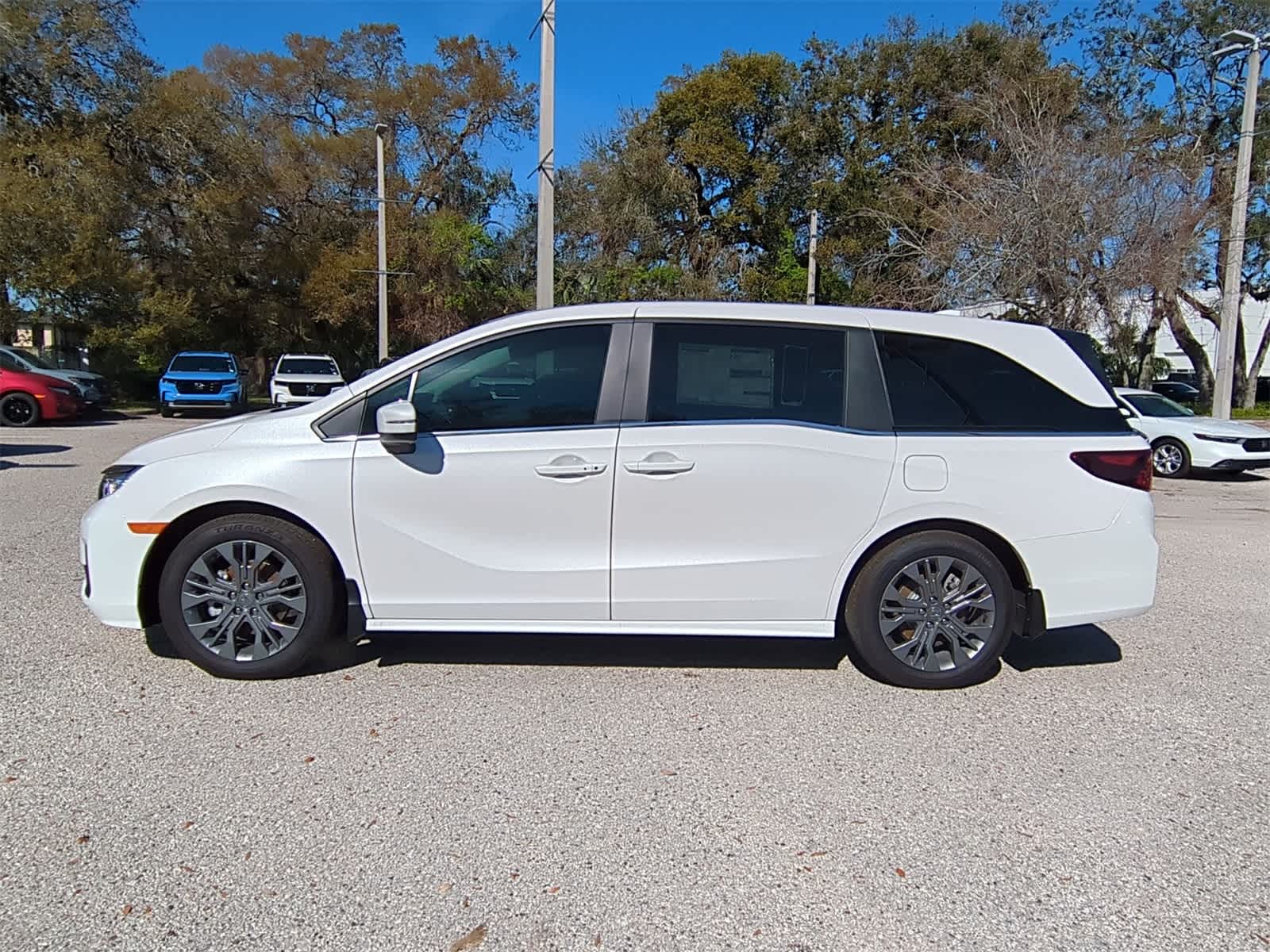 2025 Honda Odyssey Touring 3