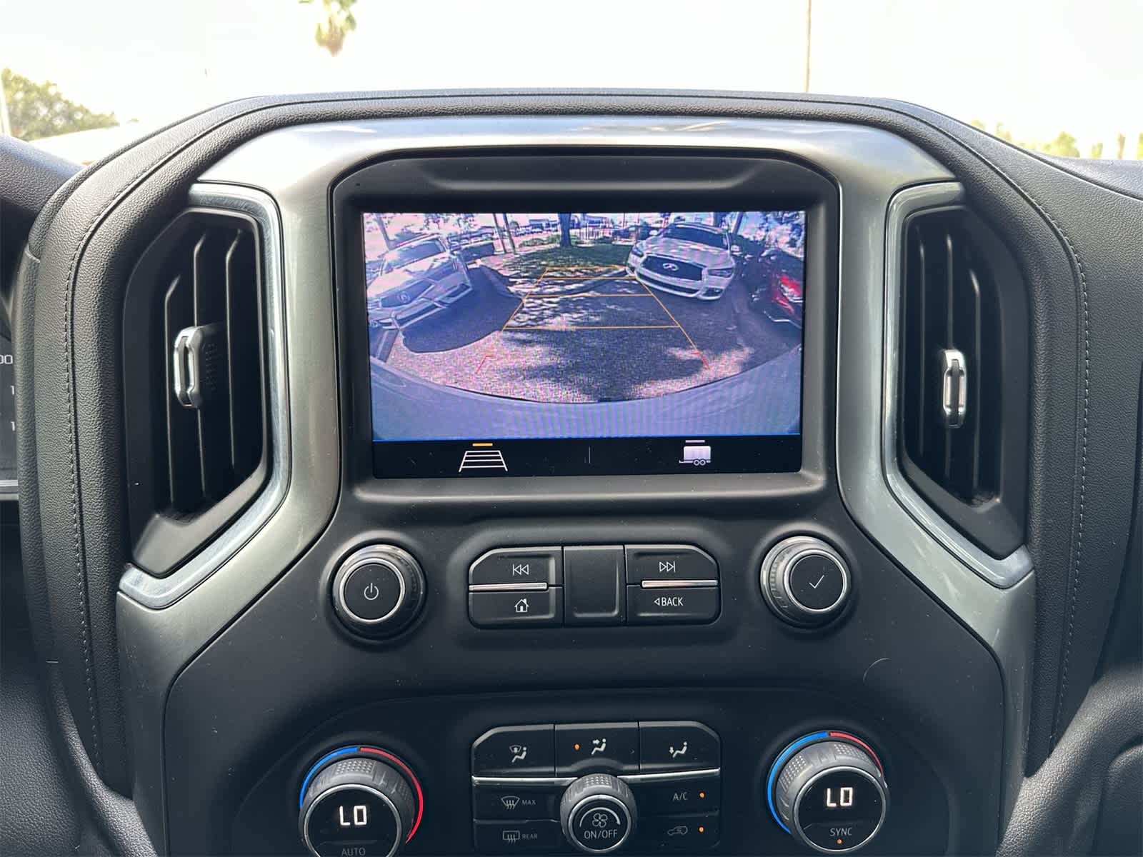 Thumbnail: 2020 Chevrolet Silverado 1500 - 17