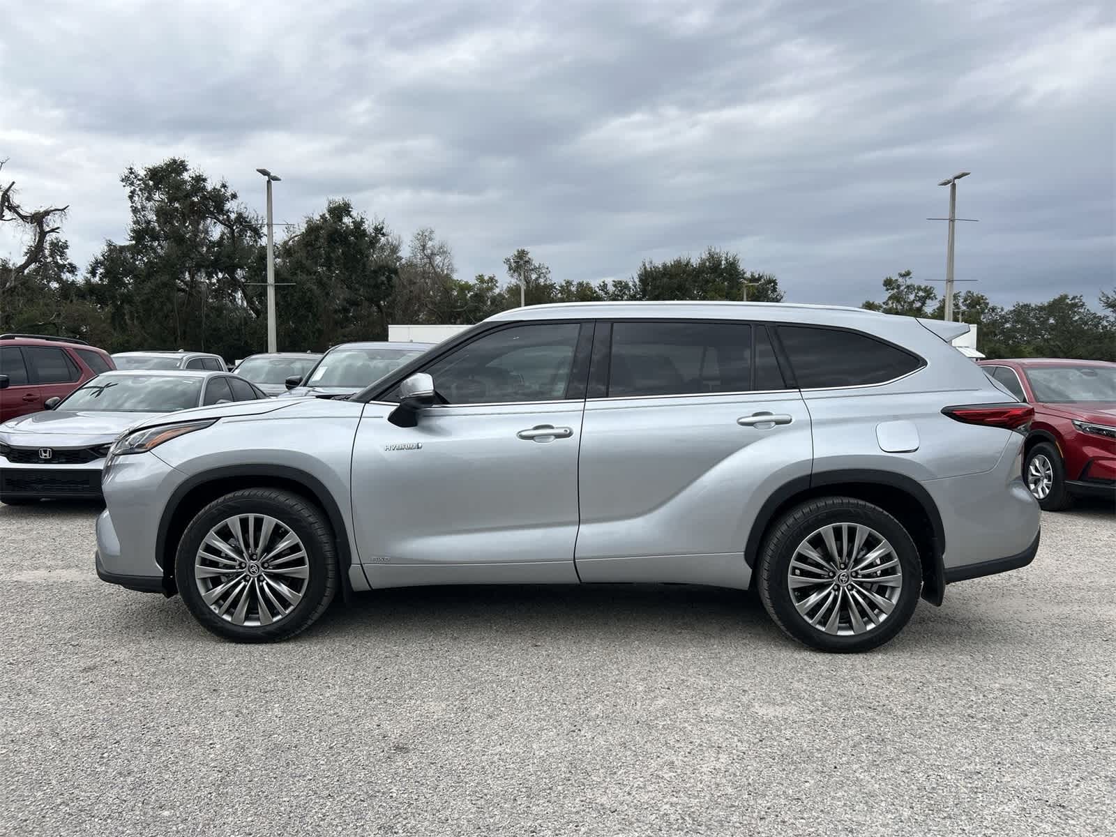 Thumbnail: 2021 Toyota Highlander - 3