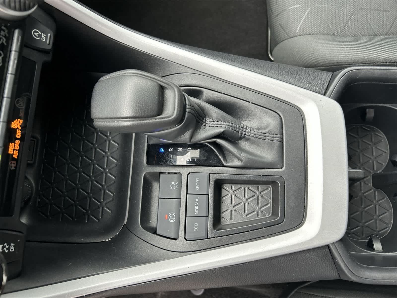 Thumbnail: 2024 Toyota RAV4 - 17