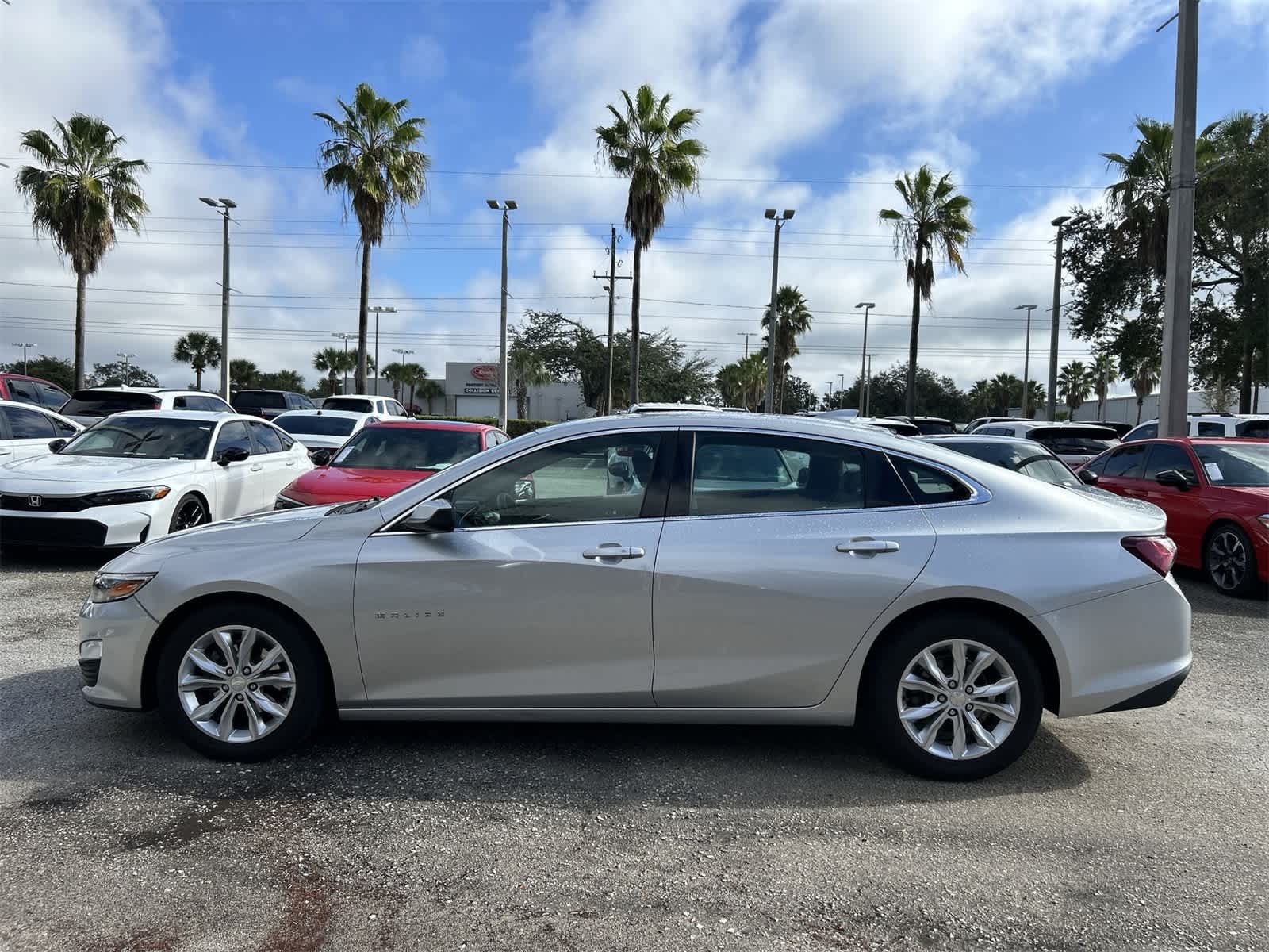 Thumbnail: 2020 Chevrolet Malibu - 3